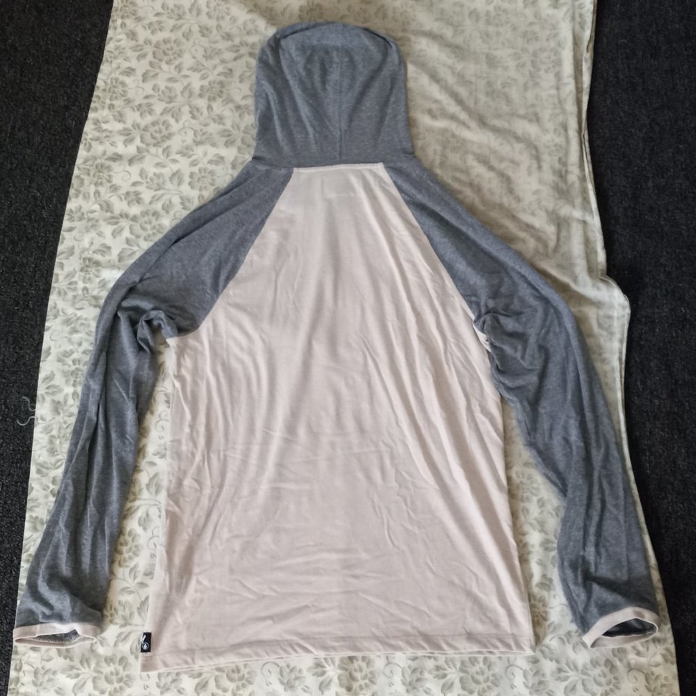 Lightweight hoodie. - Picture 7 of 7